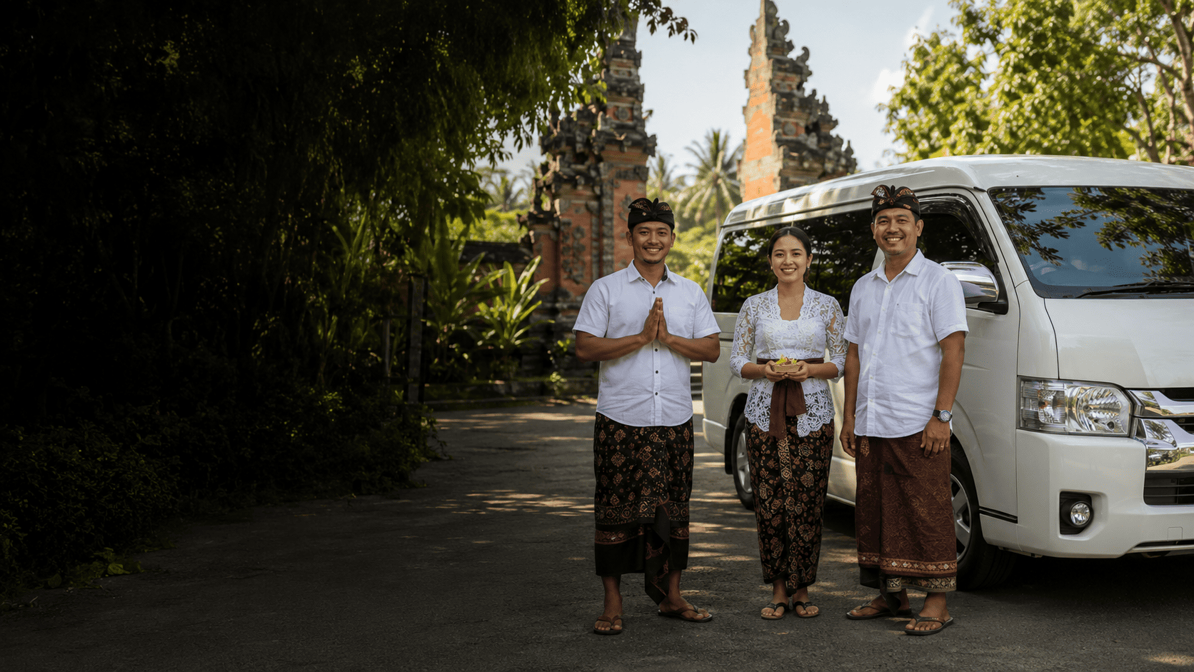 Bali tour guide with travelers